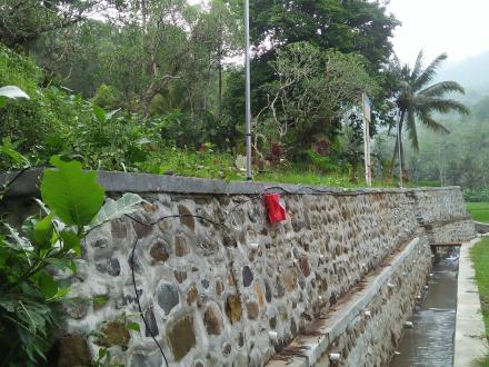 PEMBANGUNAN TEMBOK PENAHAN TANAH DAN SALURAN IRIGASI PERTANIAN TAHUN 2022